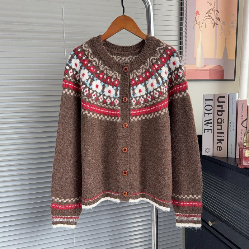 Loose round neck long sleeved sweater