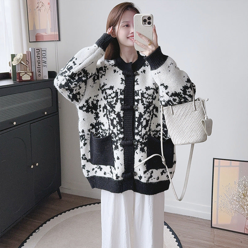 Loose round neck long sleeved sweater