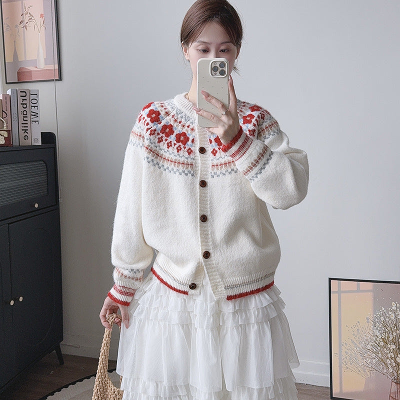 Loose round neck long sleeved sweater