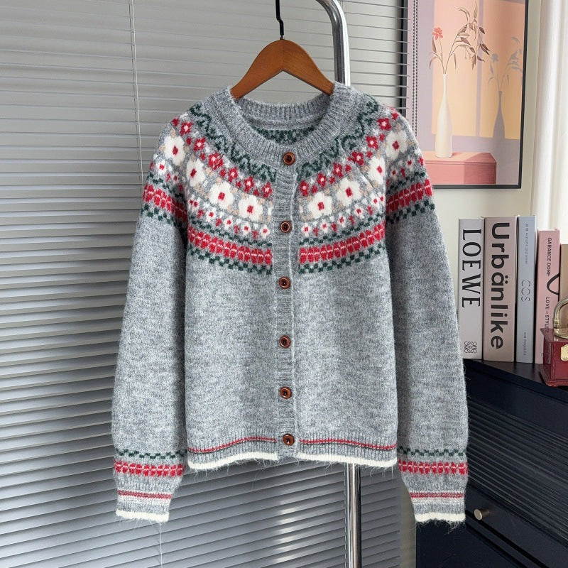 Loose round neck long sleeved sweater