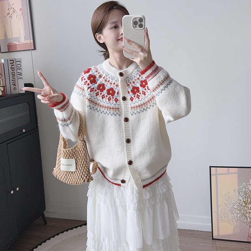 Loose round neck long sleeved sweater